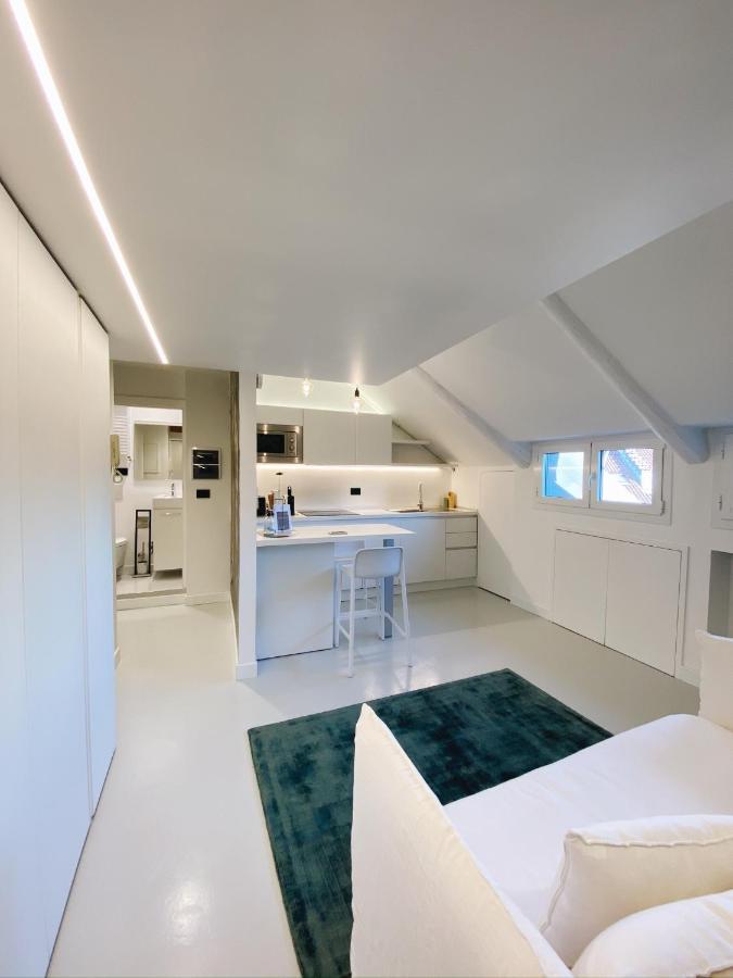 Mansarda In Bianco By Wonderful Italy Apartment Торино Екстериор снимка